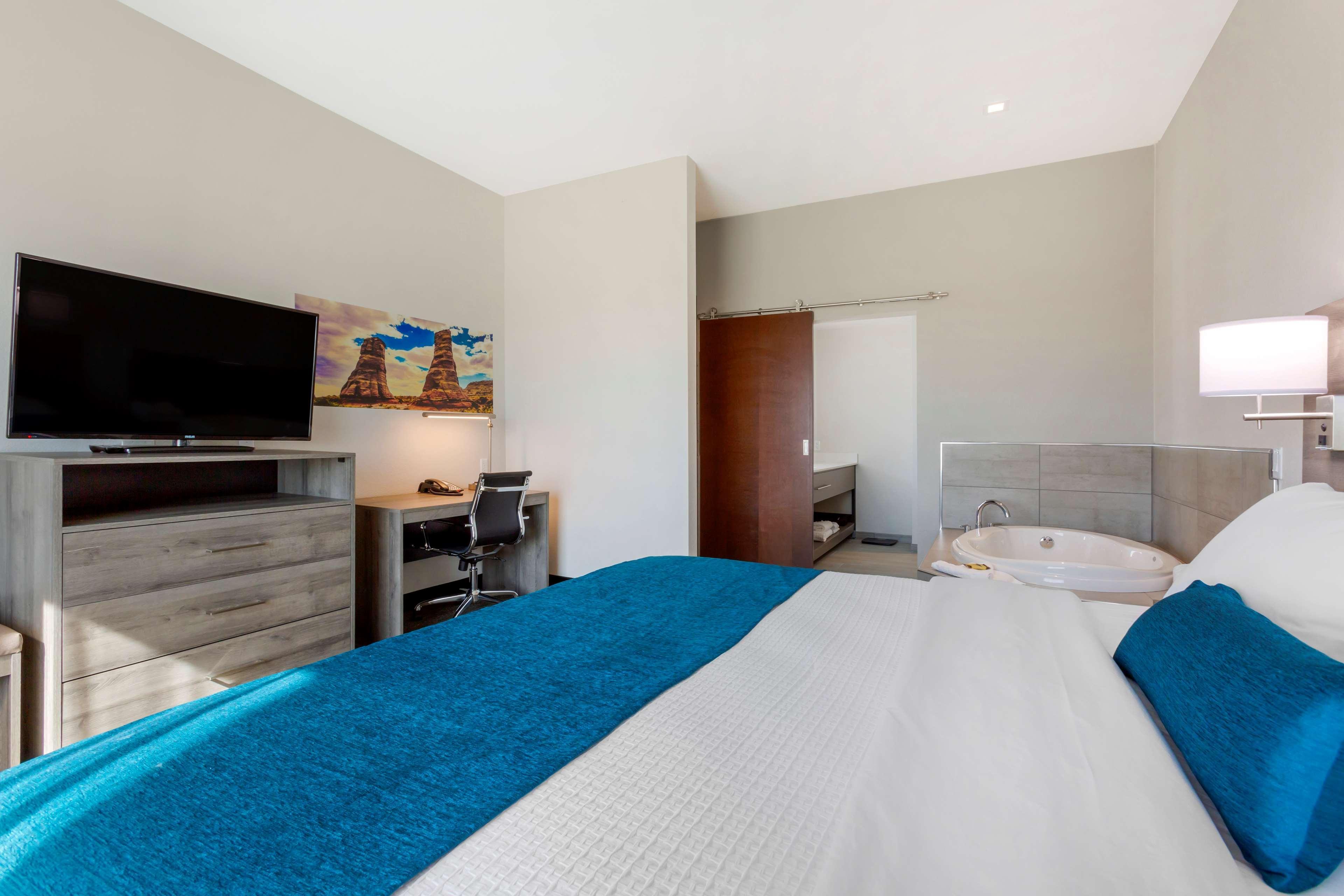 Best Western Plus Executive Residency Phoenix North Happy Valley Exterior photo
