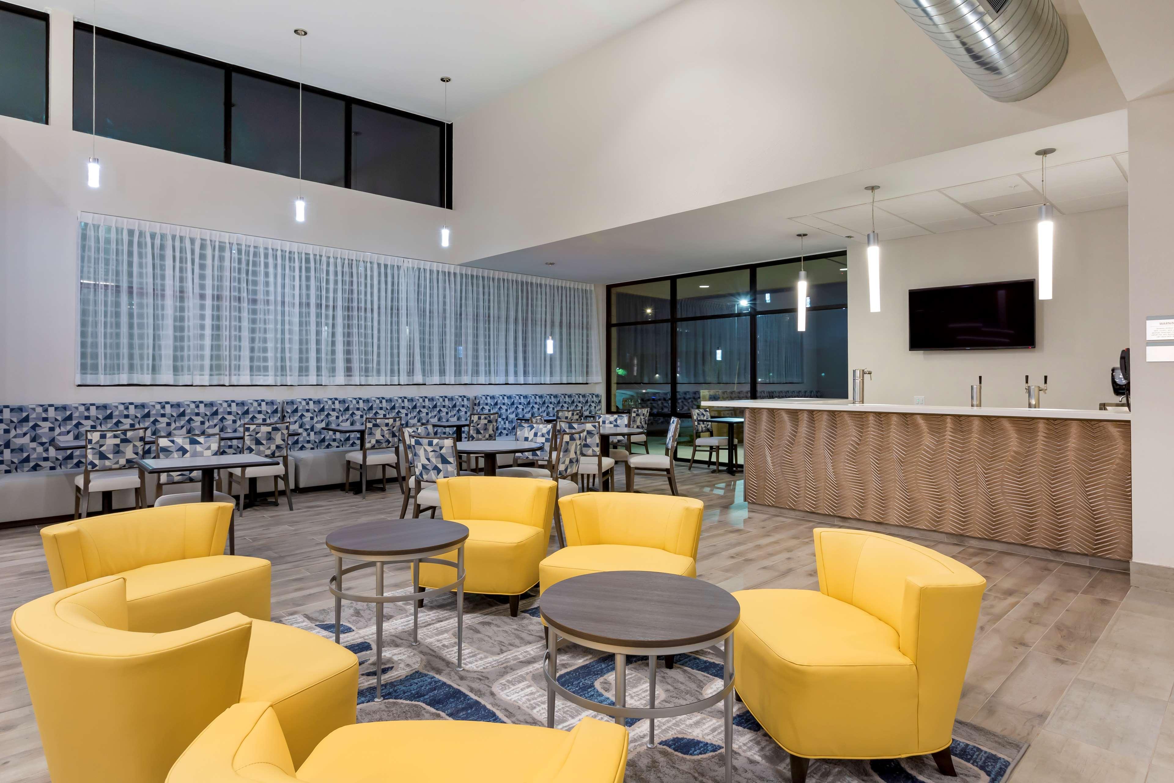 Best Western Plus Executive Residency Phoenix North Happy Valley Exterior photo
